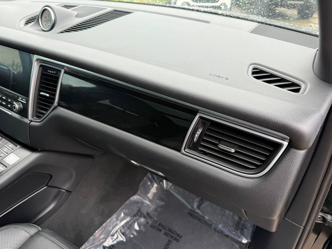 Used 2018 Porsche Macan AWD/4WD image 36