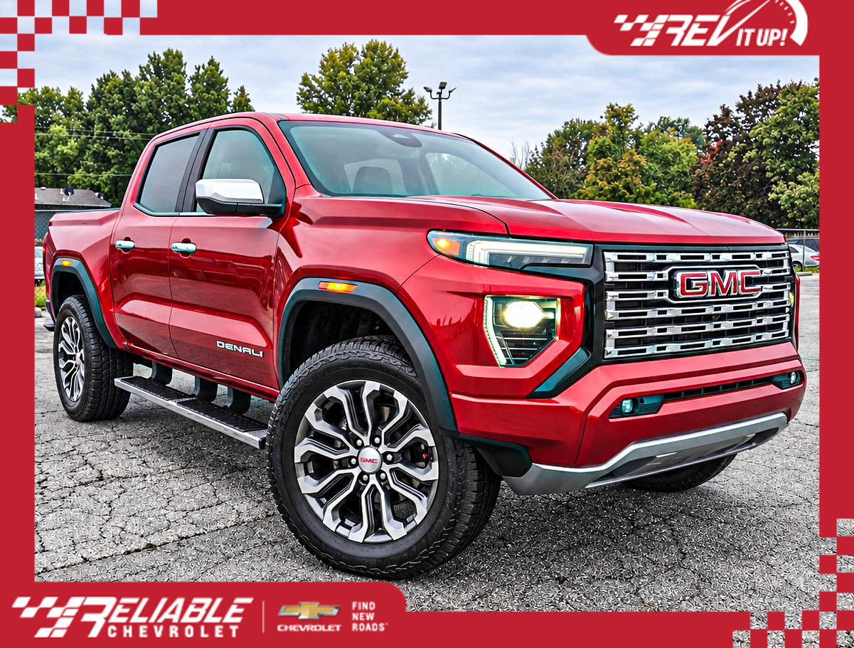 Used 2024 GMC Canyon Denali AWD/4WD image 1