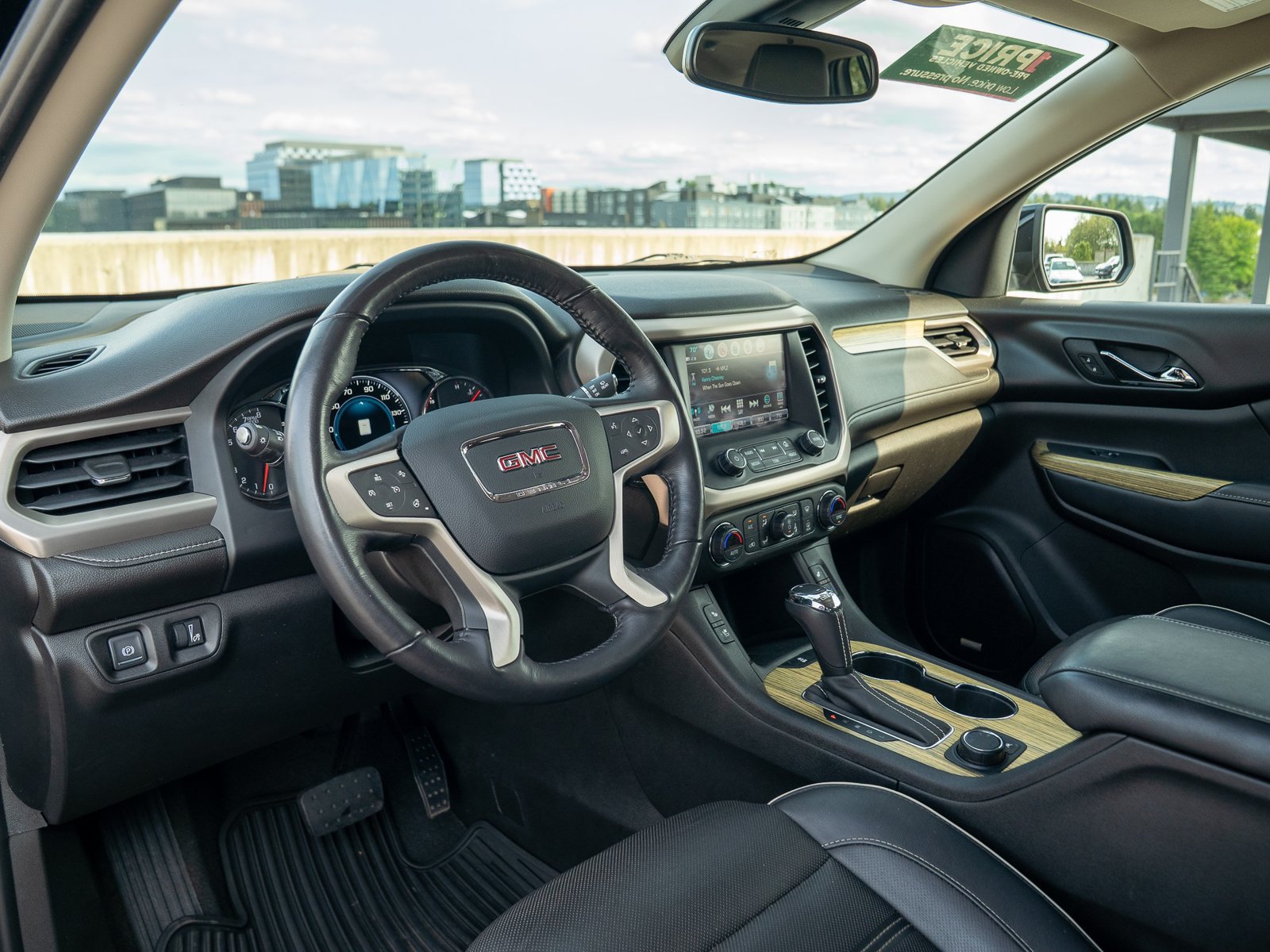 Used 2018 GMC Acadia Denali w/ Technology Package AWD/4WD image 16
