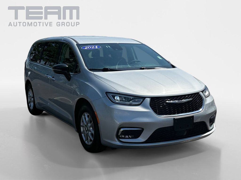 Certified 2024 Chrysler Pacifica Touring-L FWD image 1