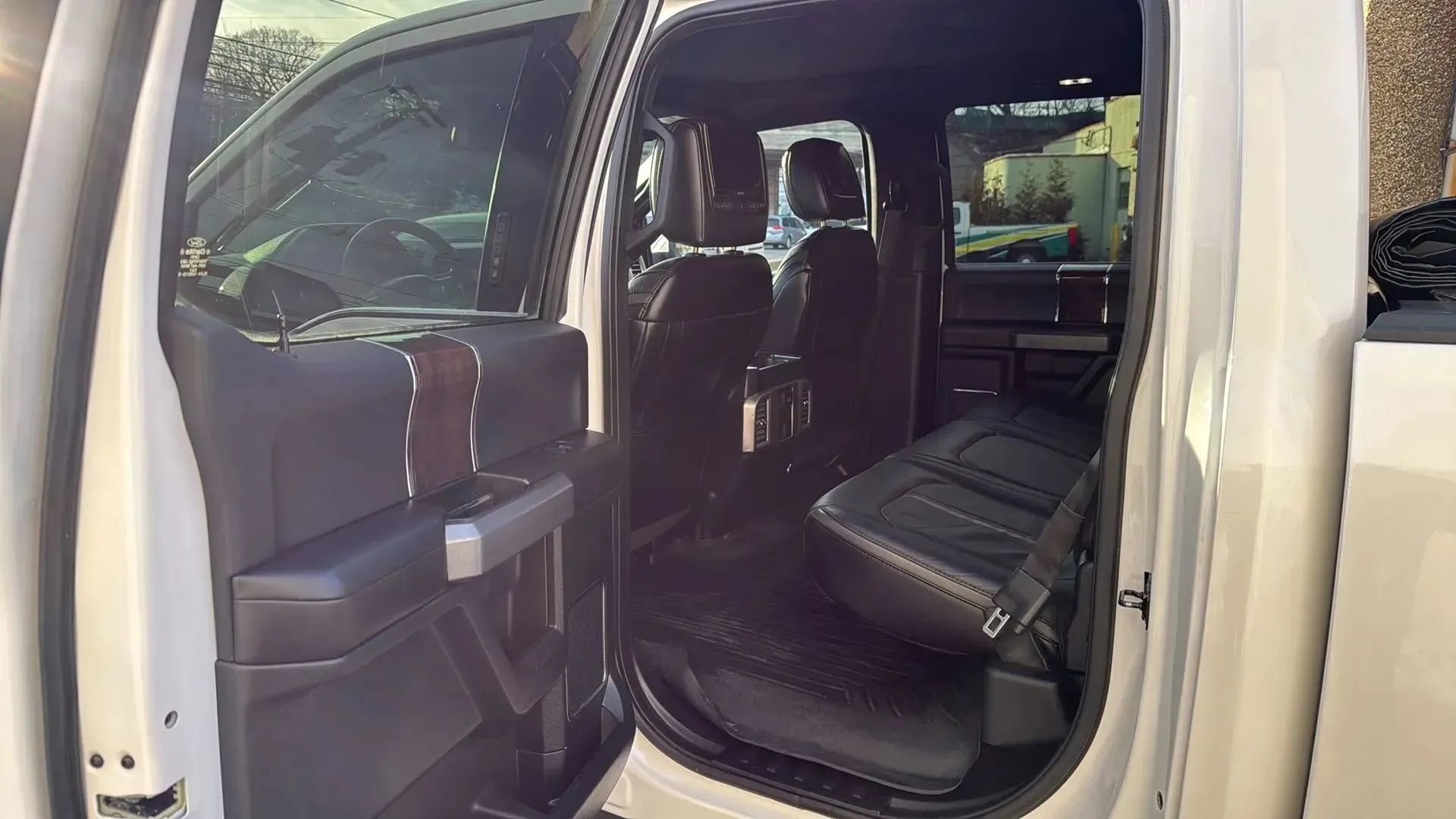 Used 2016 Ford F150 Platinum w/ Equipment Group 701A Luxury image 26