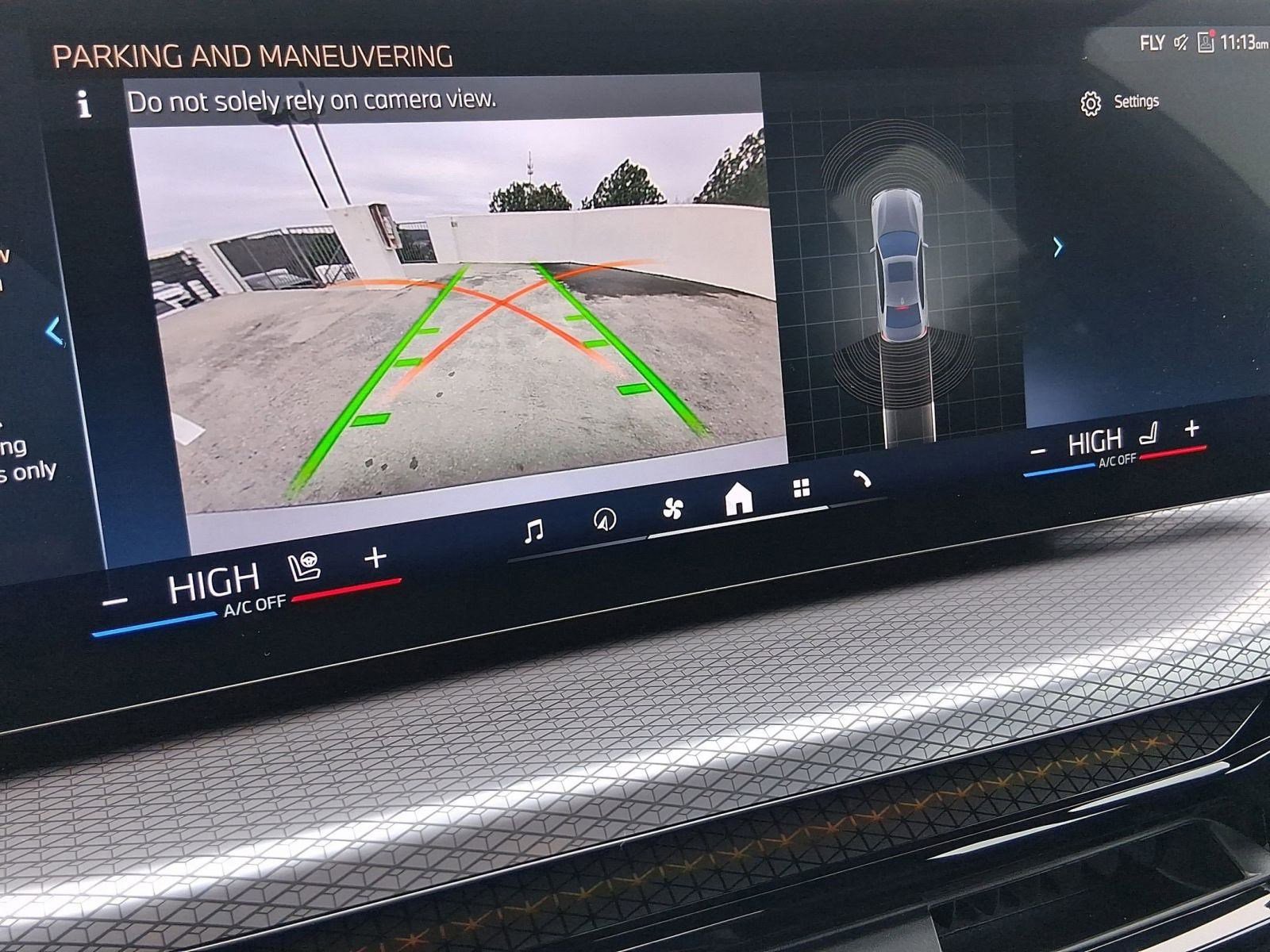 Used 2025 BMW 330i Sedan w/ Convenience Package image 24