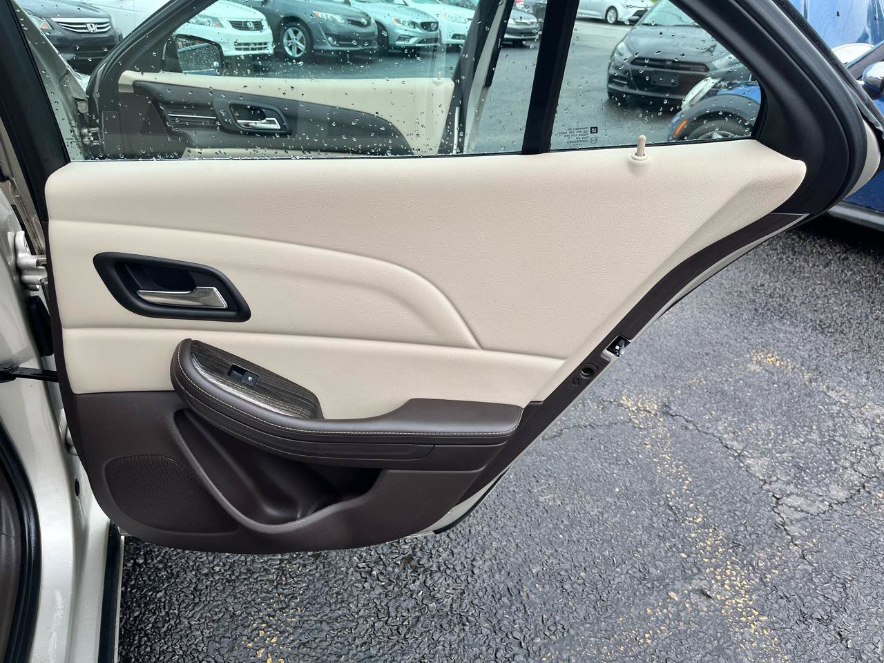 Used 2015 Chevrolet Malibu LT FWD image 32