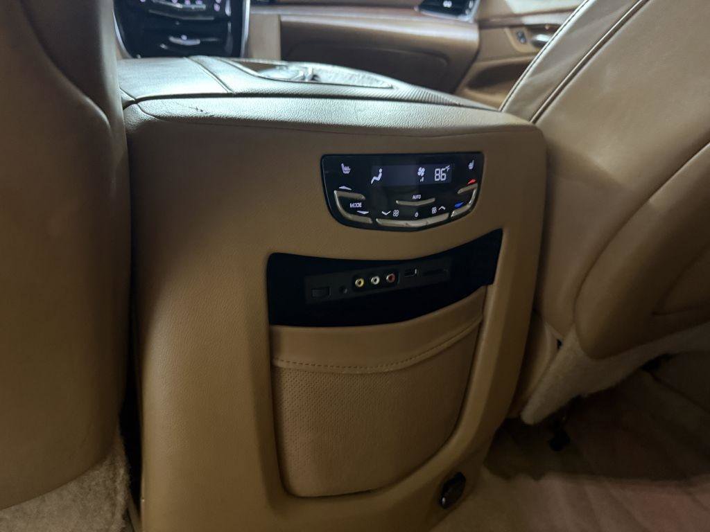 Used 2016 Cadillac Escalade ESV Platinum AWD/4WD image 28