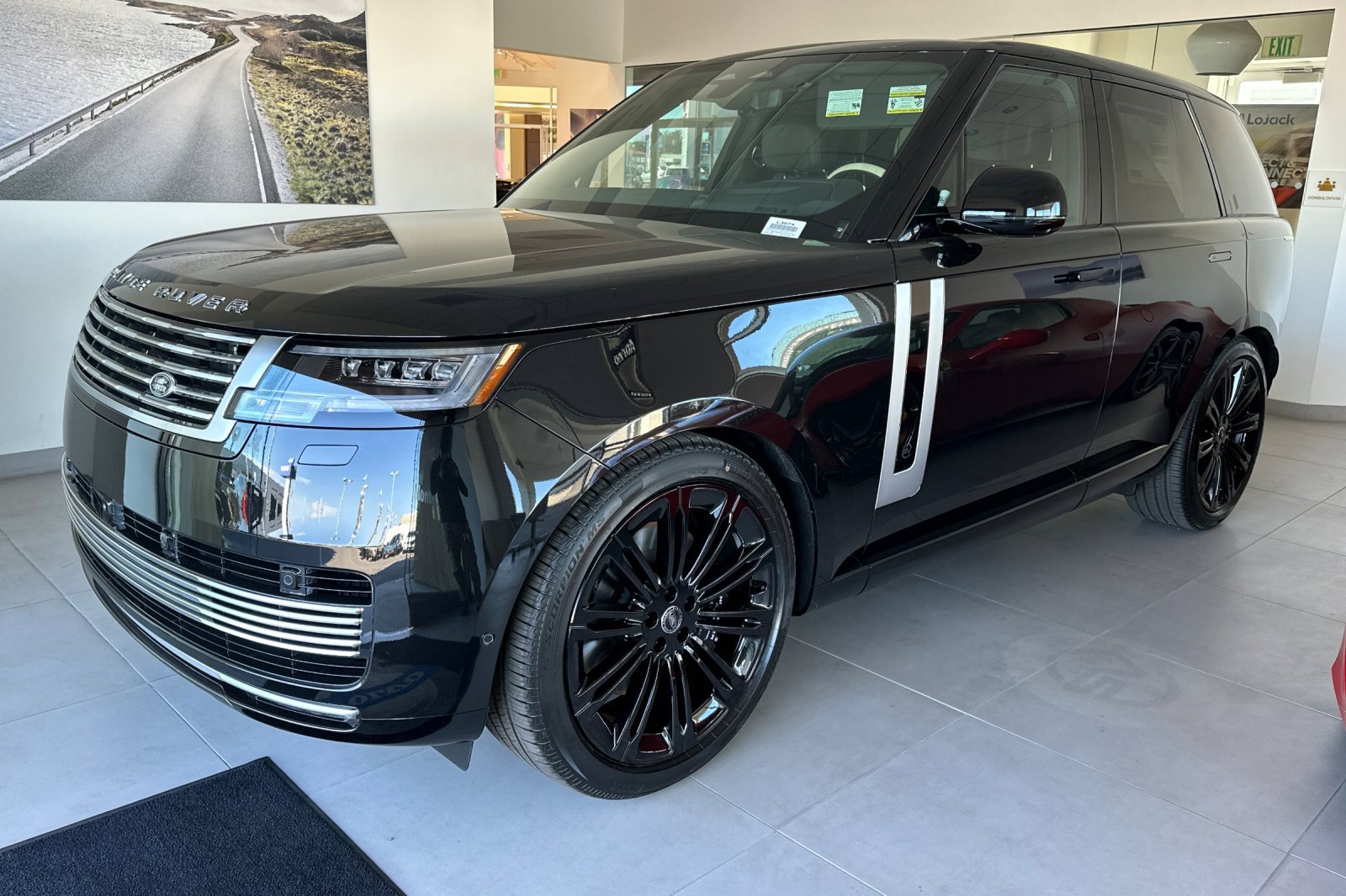 New 2025 Land Rover Range Rover SV