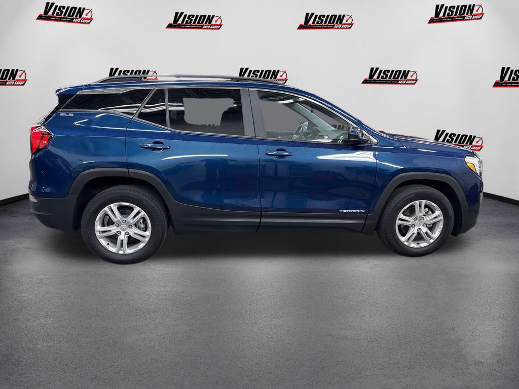Used 2021 GMC Terrain SLE w/ Driver Convenience Package FWD image 4