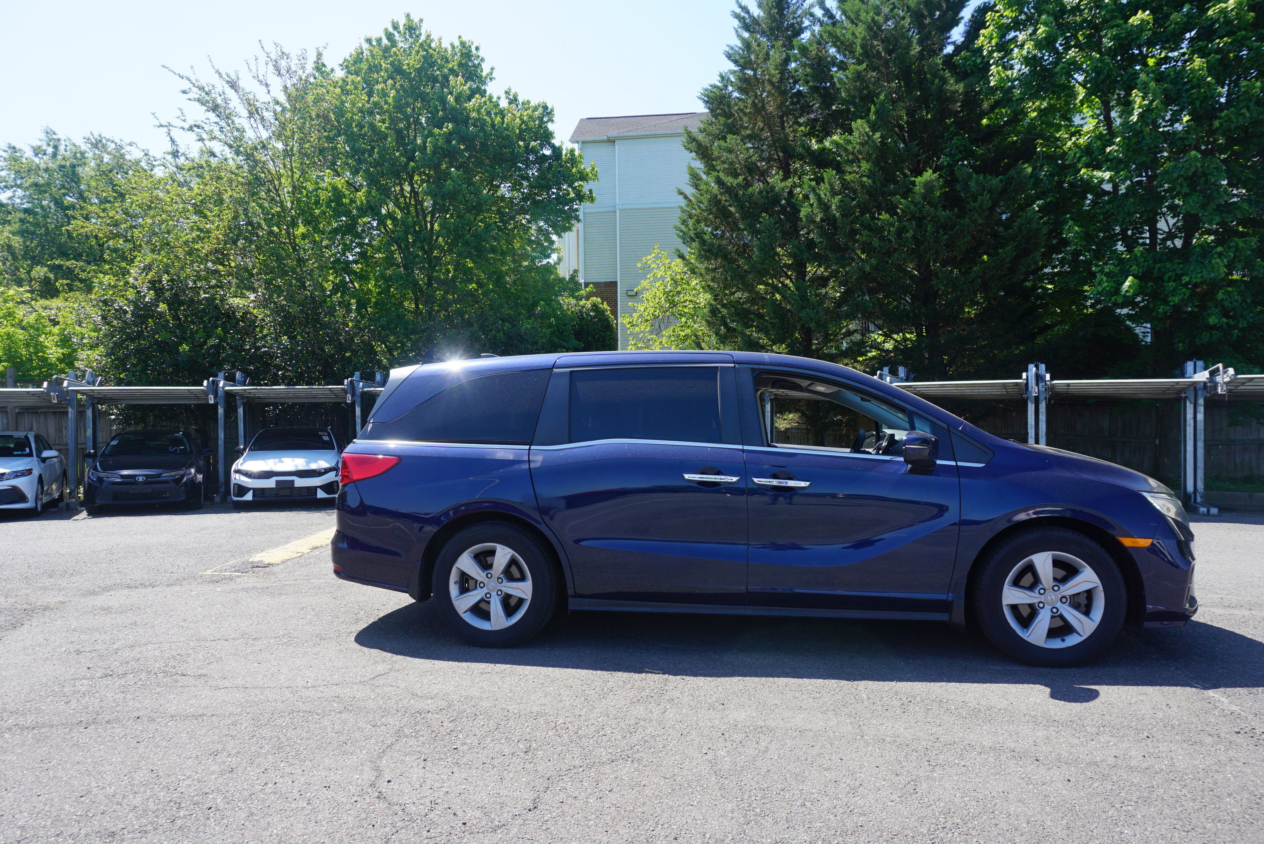Used 2019 Honda Odyssey EX image 3