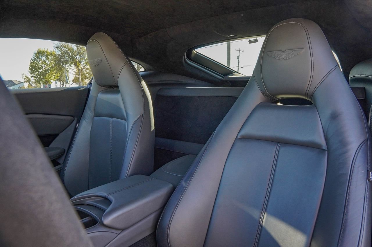 Used 2022 Aston Martin V8 Vantage Coupe image 22