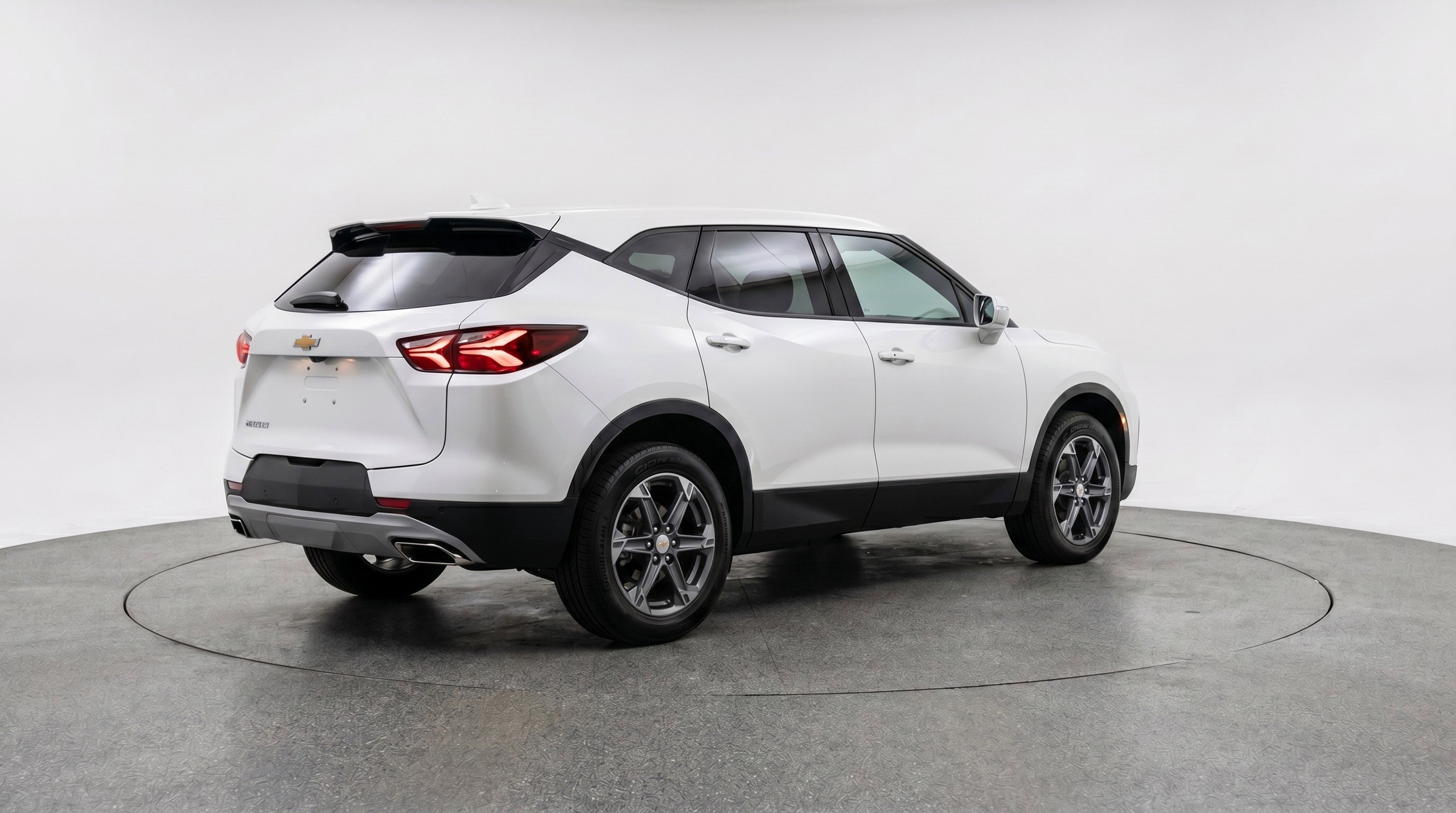 Used 2025 Chevrolet Blazer LT FWD image 9