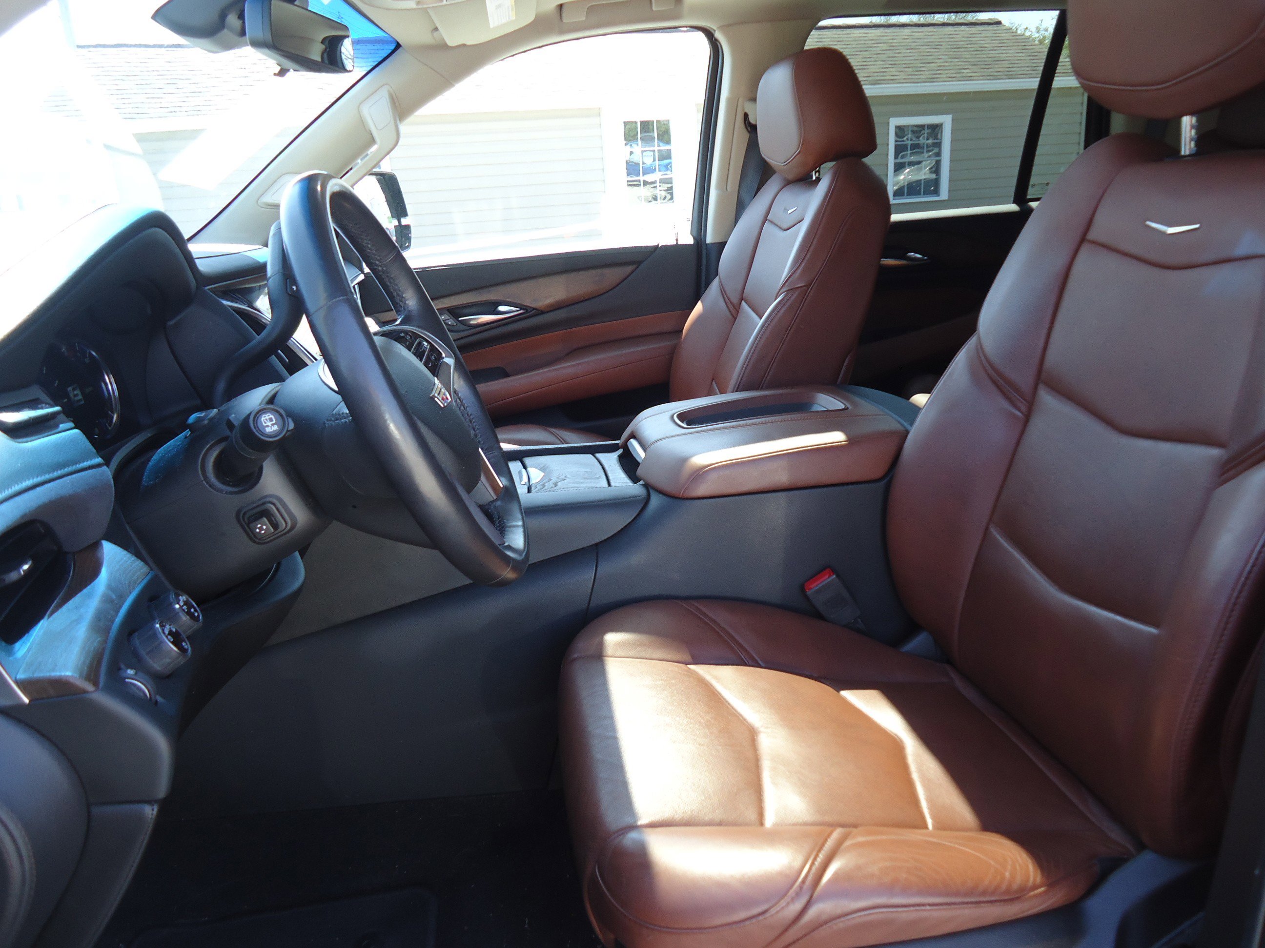 Used 2019 Cadillac Escalade Premium Luxury image 26
