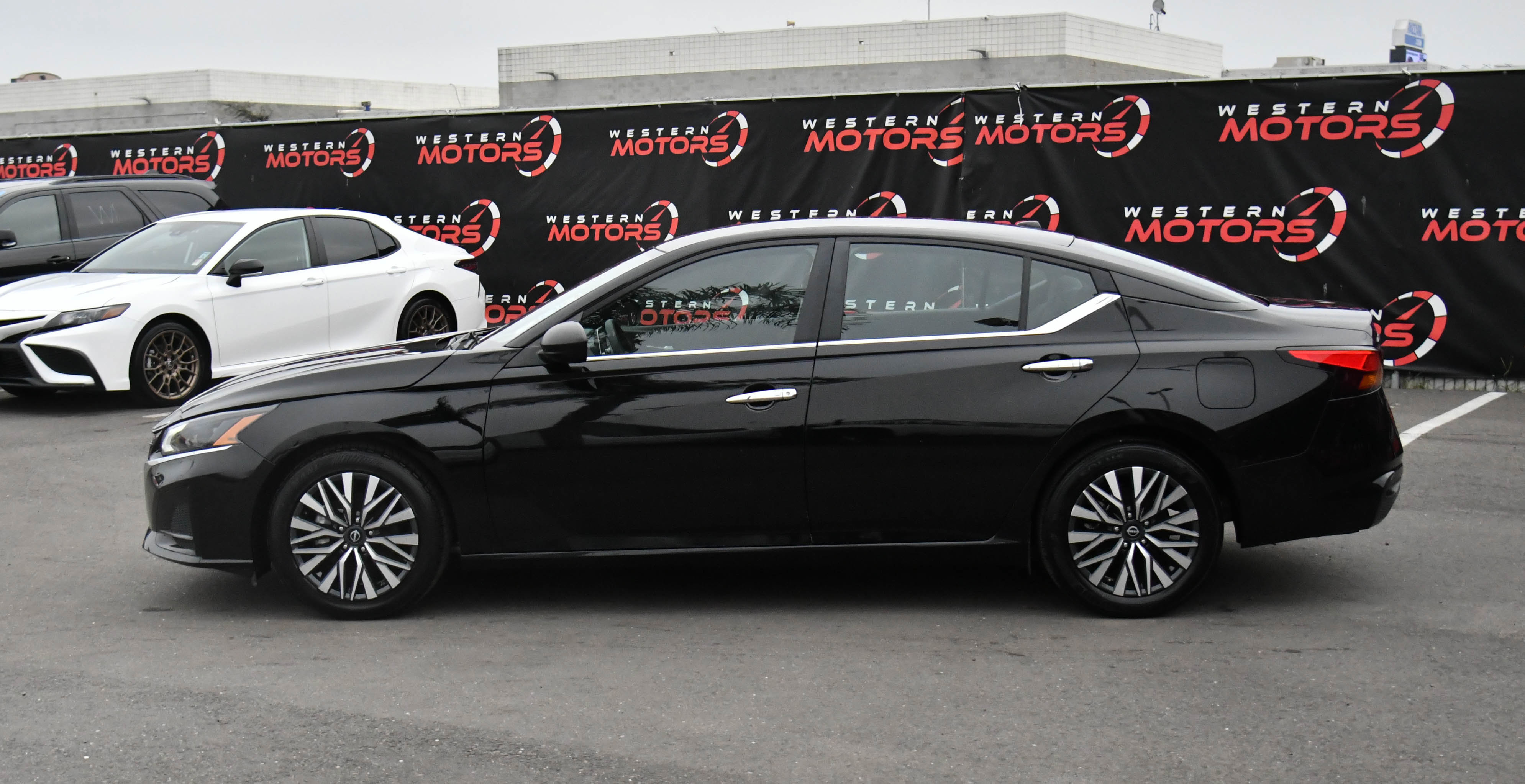 Used 2024 Nissan Altima 2.5 SV image 4