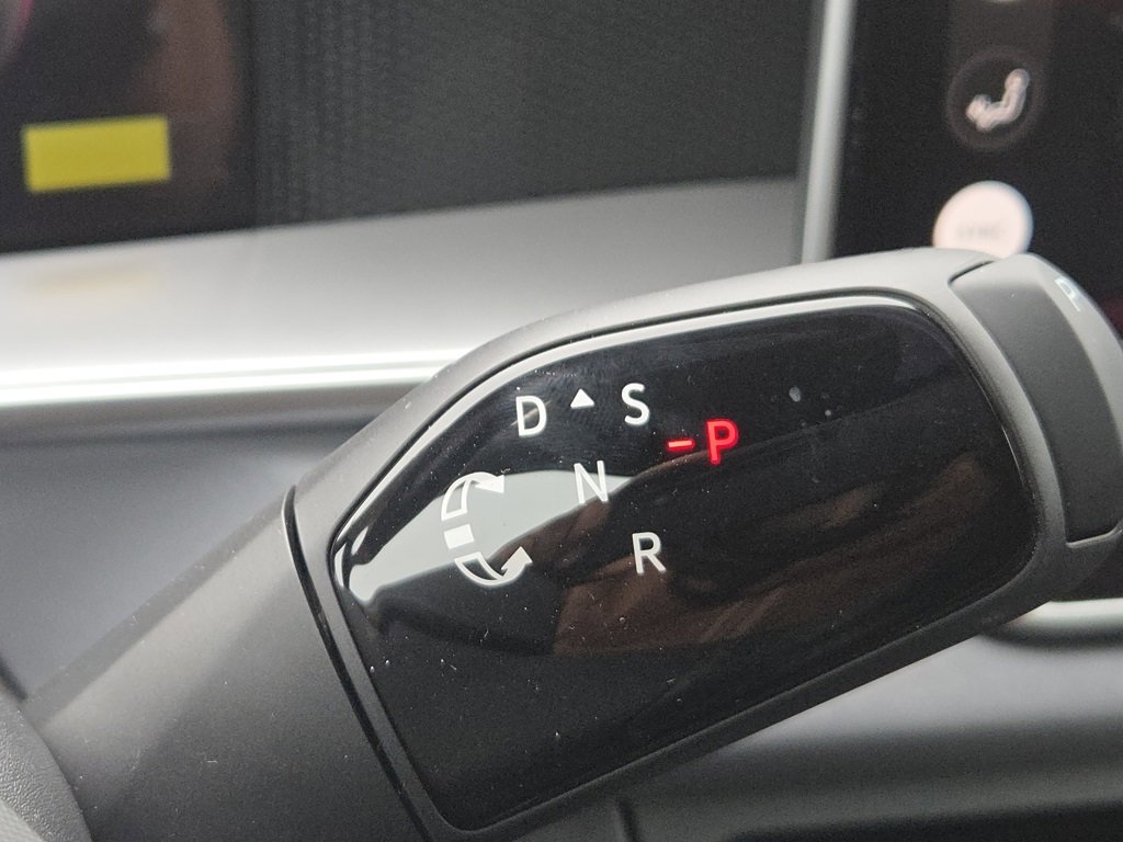 New 2026 Volkswagen Tiguan SE R-Line image 12