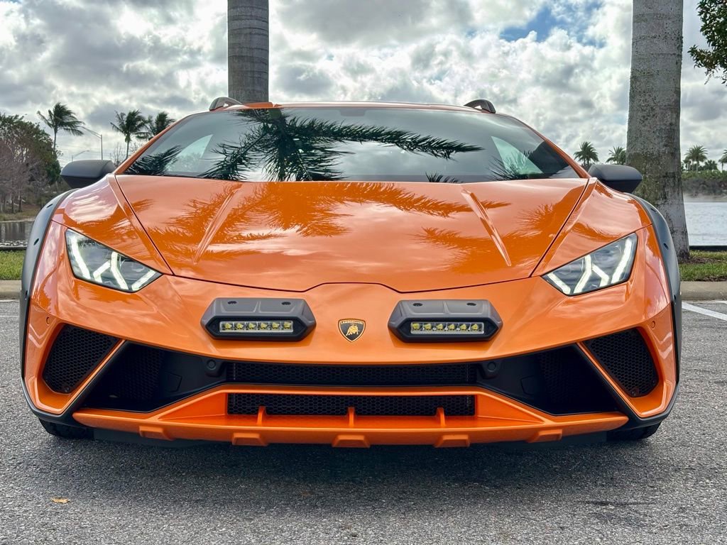 Used 2024 Lamborghini Huracan Sterrato image 3