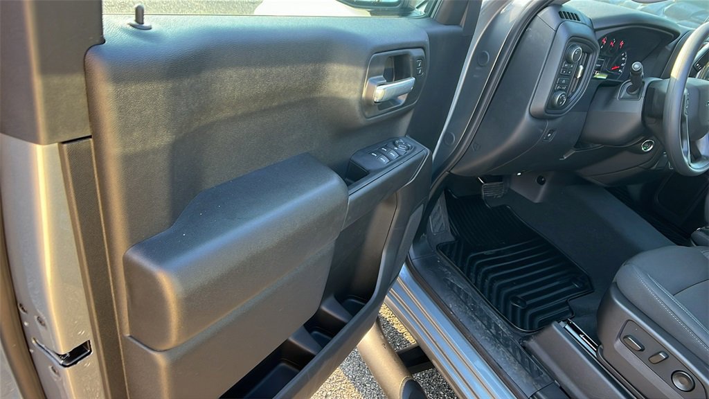 New 2026 Chevrolet Silverado 1500 Custom Trail Boss w/ Turbomax Blackout Package image 11