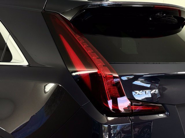 Used 2024 Cadillac XT4 Premium Luxury w/ Technology Package FWD image 17