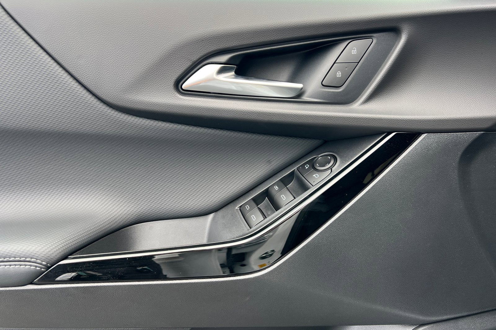 New 2026 Chevrolet Equinox LT image 11