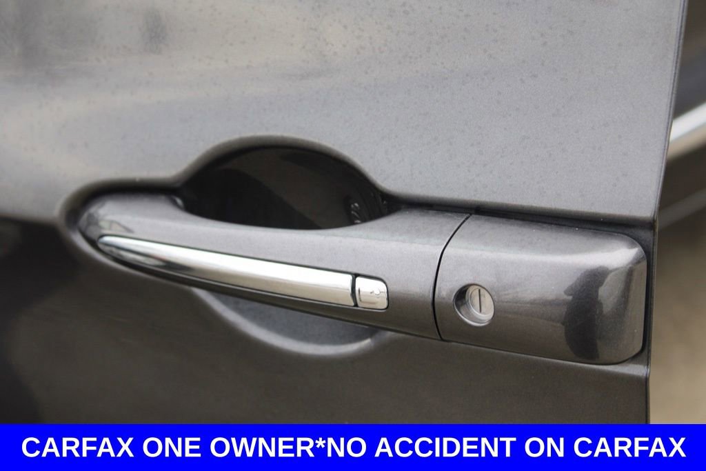 Used 2017 Chrysler Pacifica Touring-L image 15