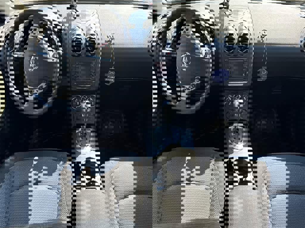 Used 2011 Nissan Rogue SV w/ Premium Pkg image 11