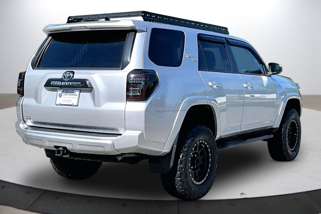 Used 2018 Toyota 4Runner TRD Off-Road image 9