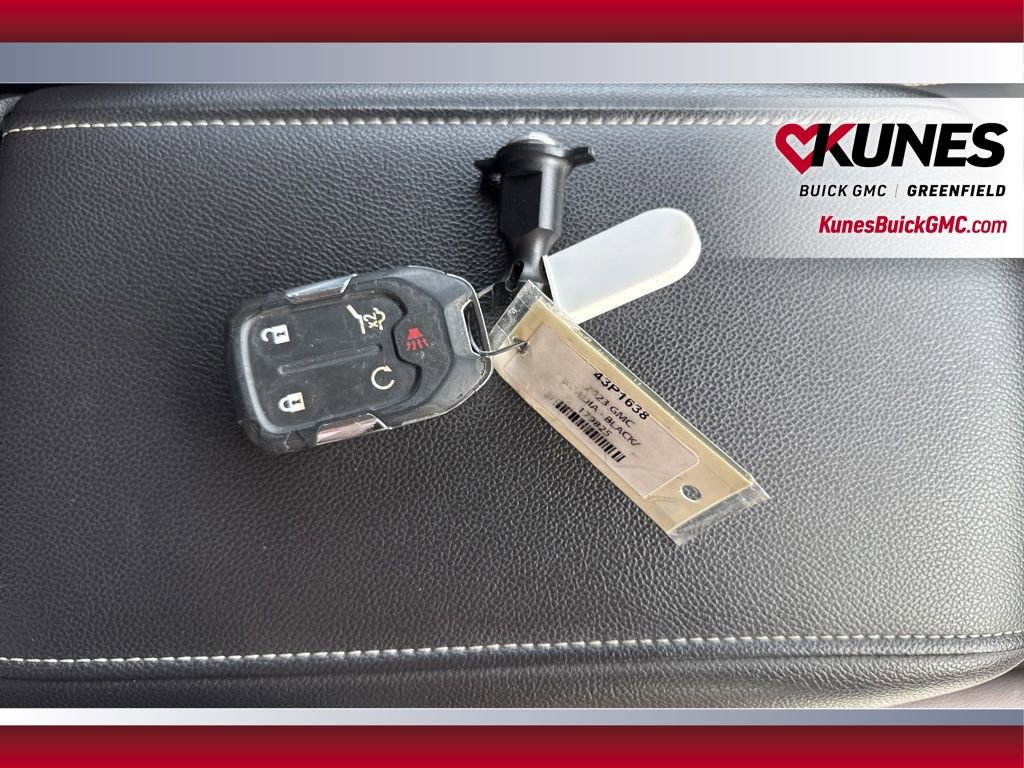 Used 2023 GMC Acadia SLT image 43