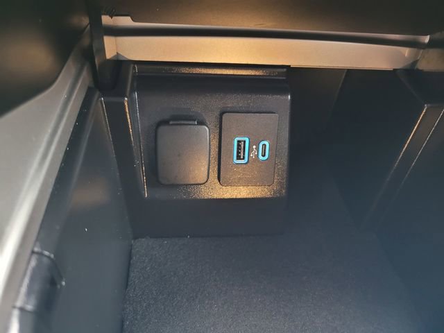 Certified 2023 Ford Explorer XLT image 24