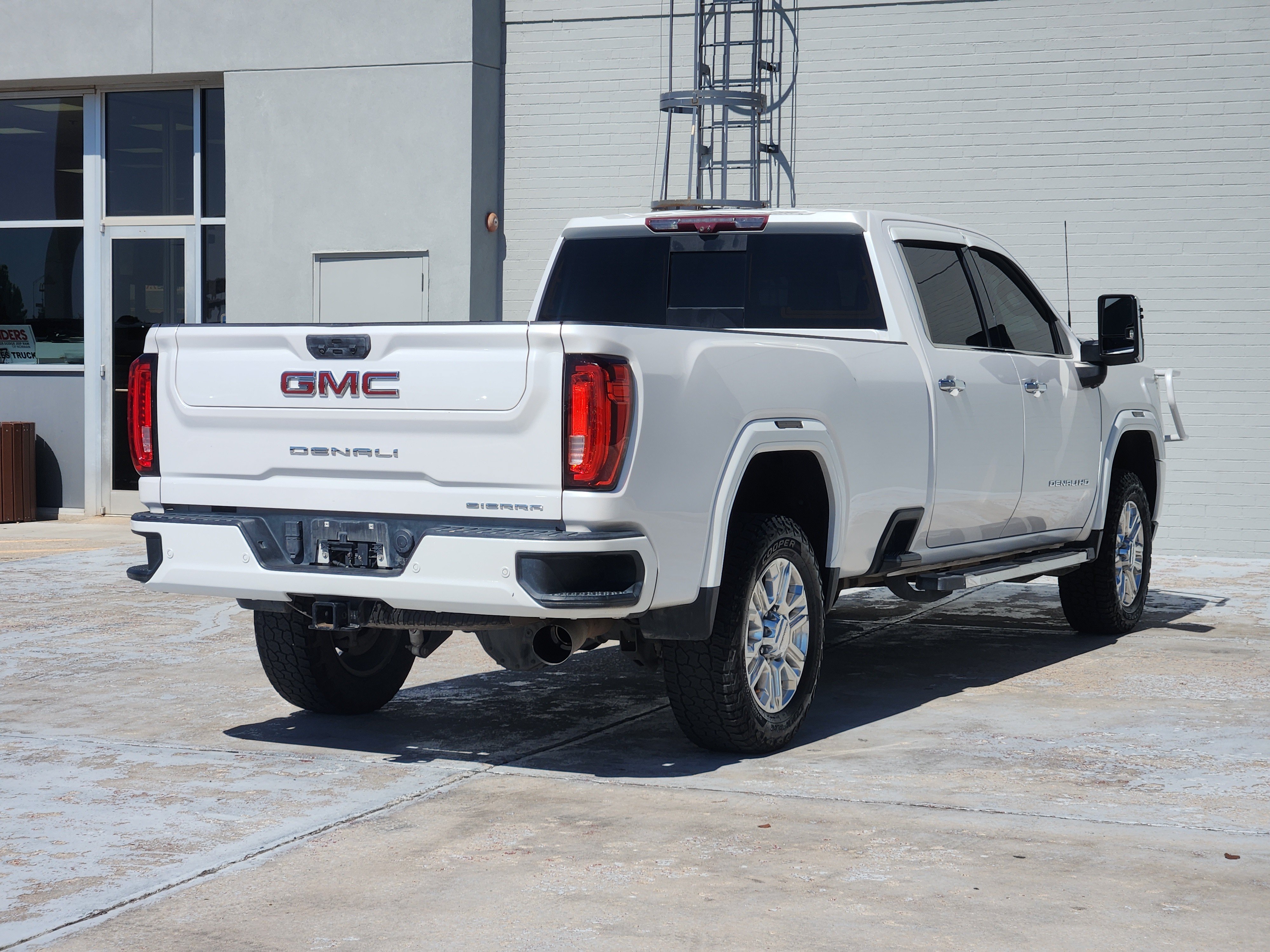 Used 2020 GMC Sierra 3500 Denali w/ Denali Ultimate Package AWD/4WD image 8
