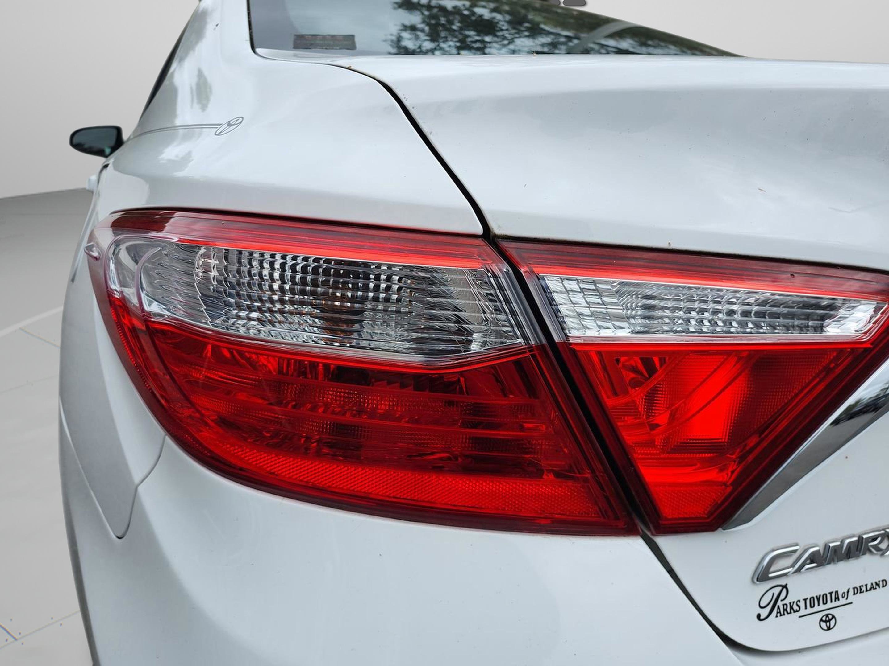 Used 2017 Toyota Camry LE FWD image 27