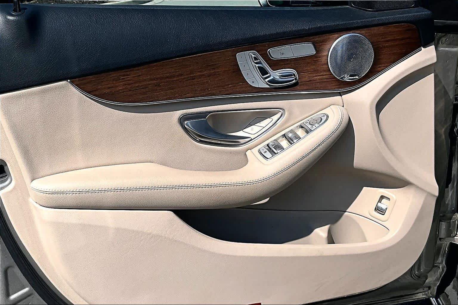 Used 2020 Mercedes-Benz C 300 4MATIC Sedan image 23