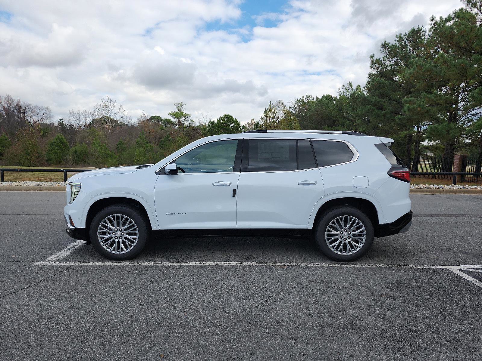 New 2026 GMC Acadia Denali w/ Super Cruise Package image 2