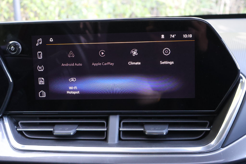 Used 2024 Chevrolet Trax ACTIV w/ Sunroof Package FWD image 16
