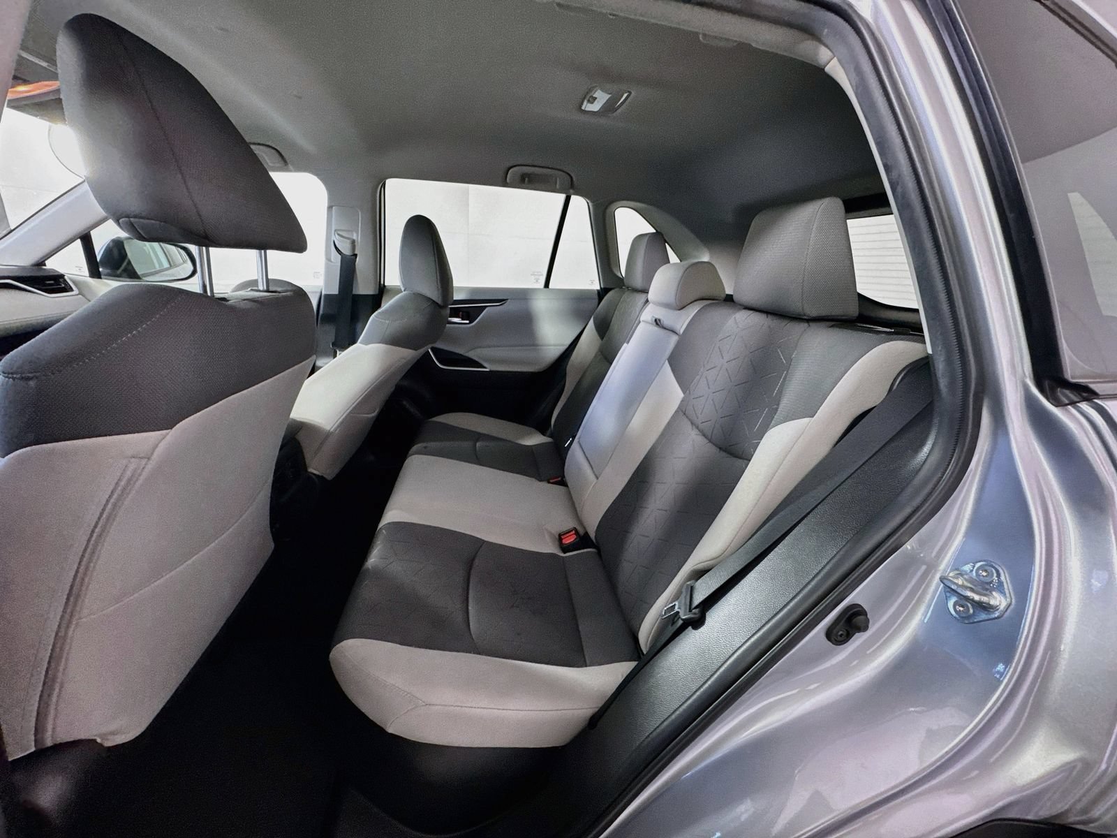 Used 2021 Toyota RAV4 XLE AWD/4WD image 17