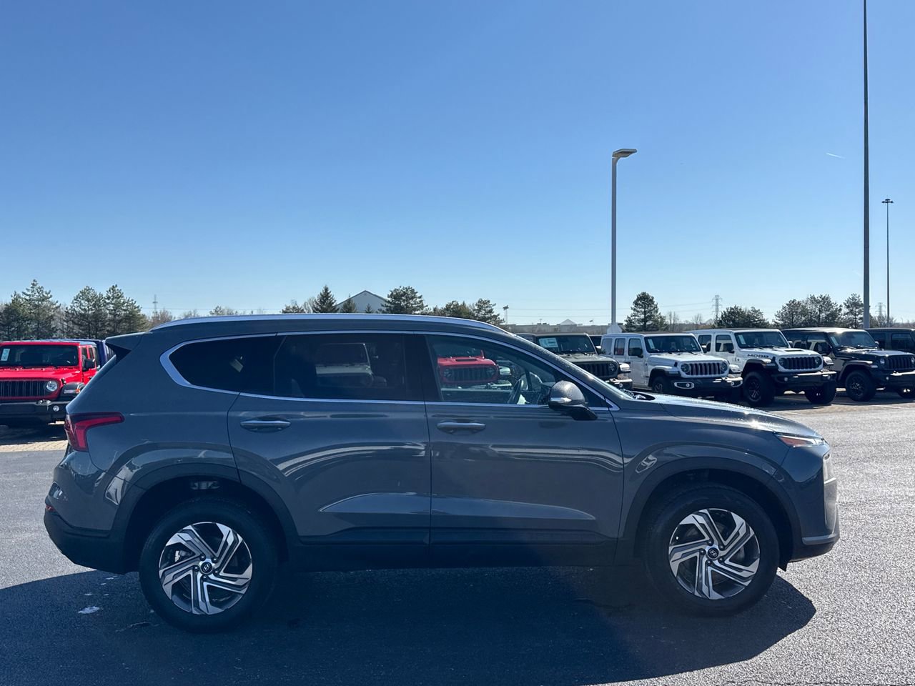 Used 2023 Hyundai Santa Fe SEL AWD/4WD image 2