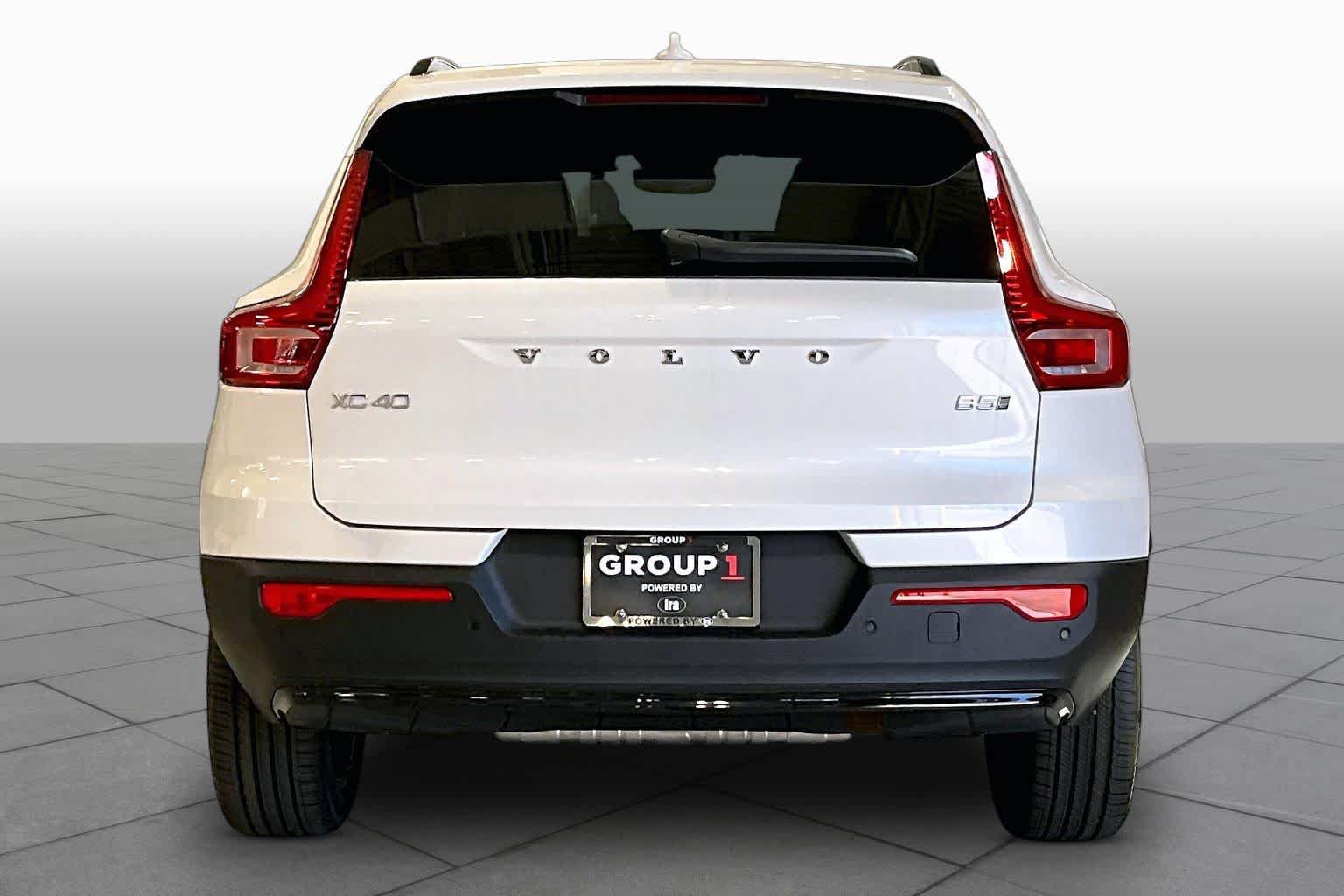 New 2026 Volvo XC40 B5 Plus w/ Protection Package Premier AWD/4WD image 4