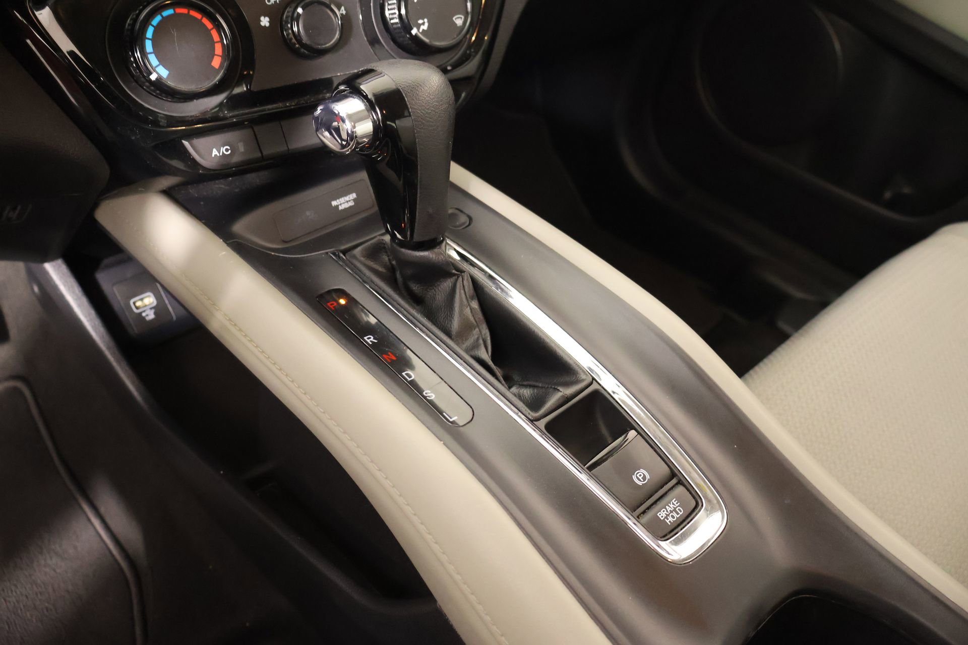 Used 2022 Honda HR-V LX image 7