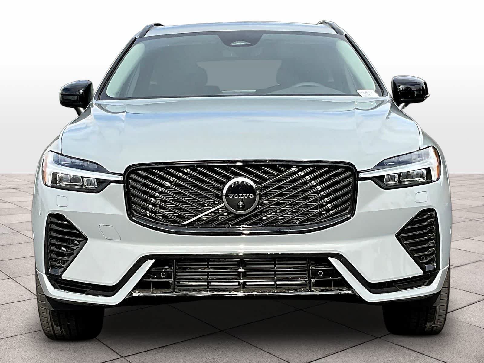 New 2026 Volvo XC60 T8 Plus w/ Climate Package PRO AWD/4WD image 5