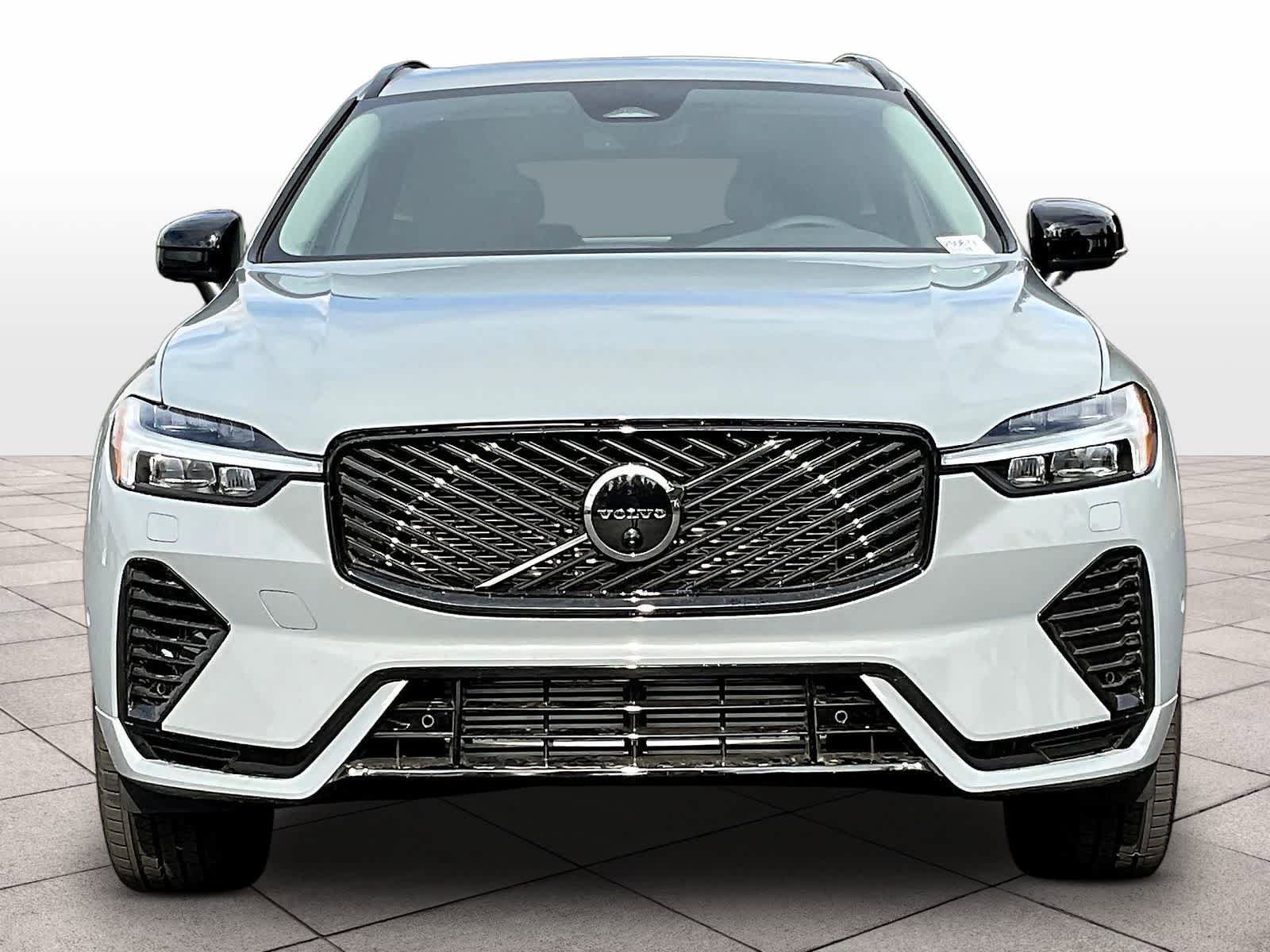 New 2026 Volvo XC60 T8 Plus w/ Climate Package PRO AWD/4WD image 5