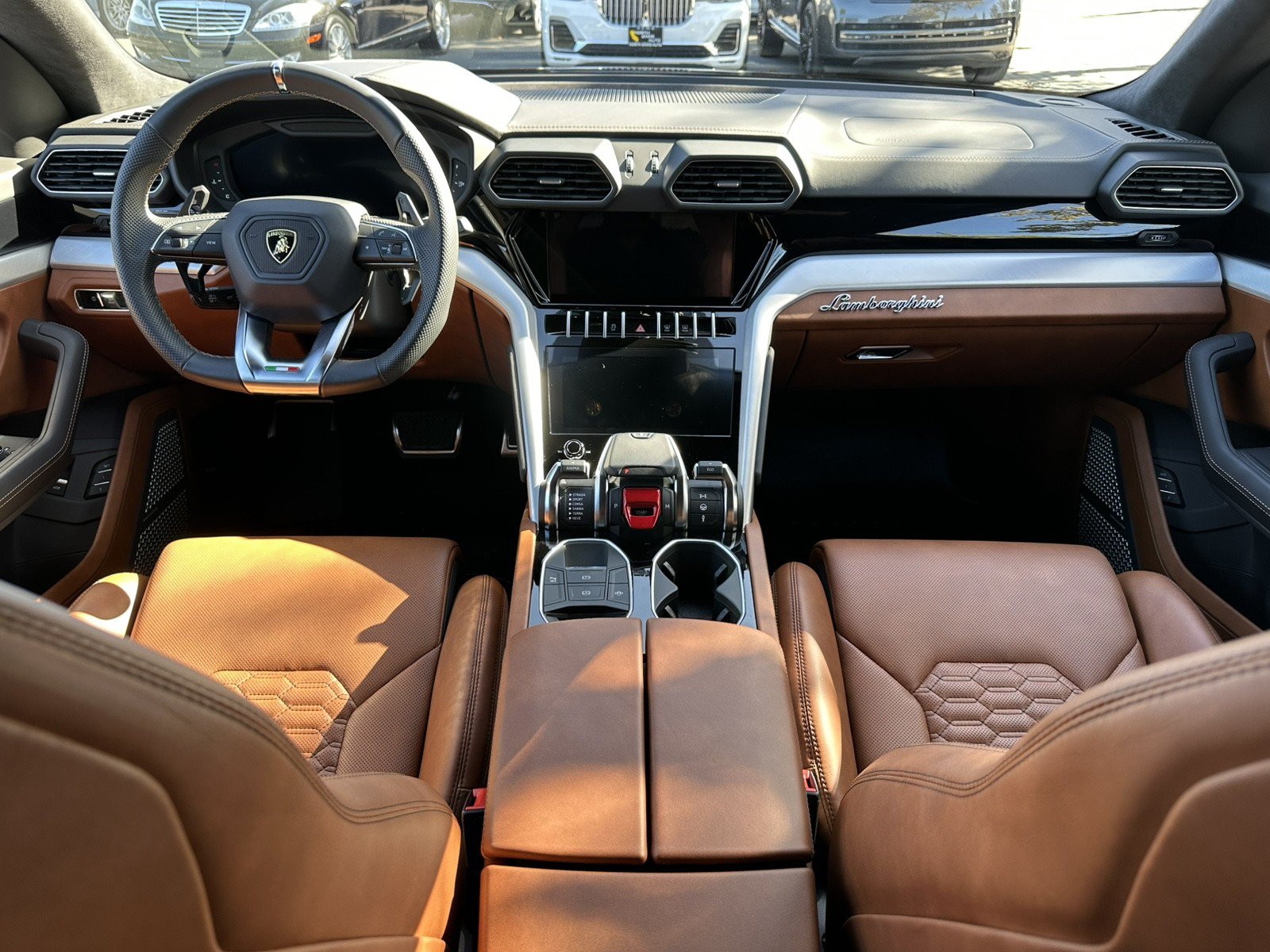 Used 2020 Lamborghini Urus AWD/4WD image 17