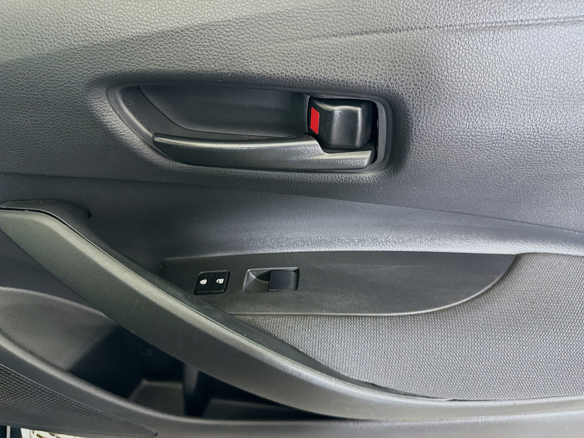Used 2022 Toyota Corolla LE image 30