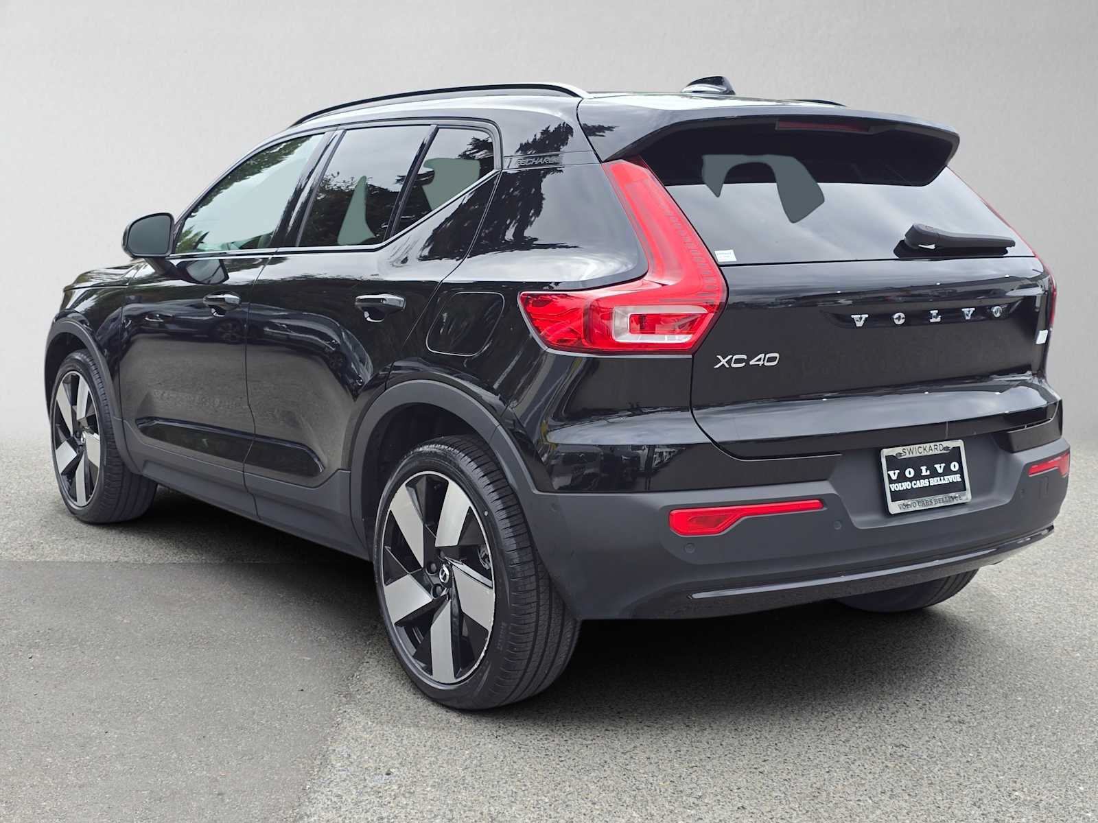 Certified 2023 Volvo XC40 Recharge Ultimate AWD/4WD image 6