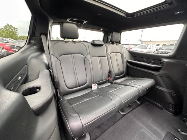 New 2026 Jeep Grand Wagoneer Limited w/ Premium Group II AWD/4WD image 31