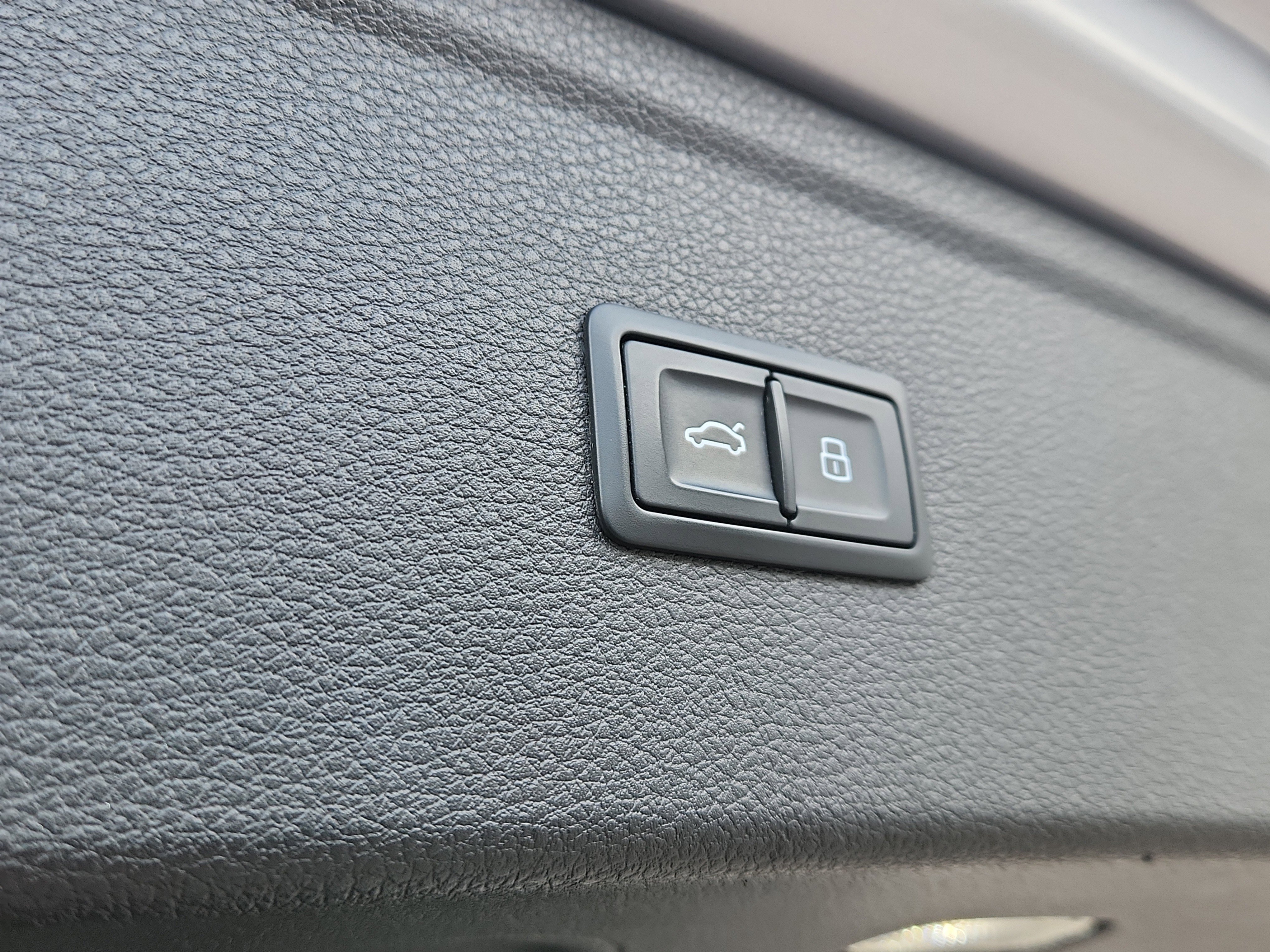 Used 2018 Audi Q5 2.0T Premium Plus w/ Premium Plus Package image 12