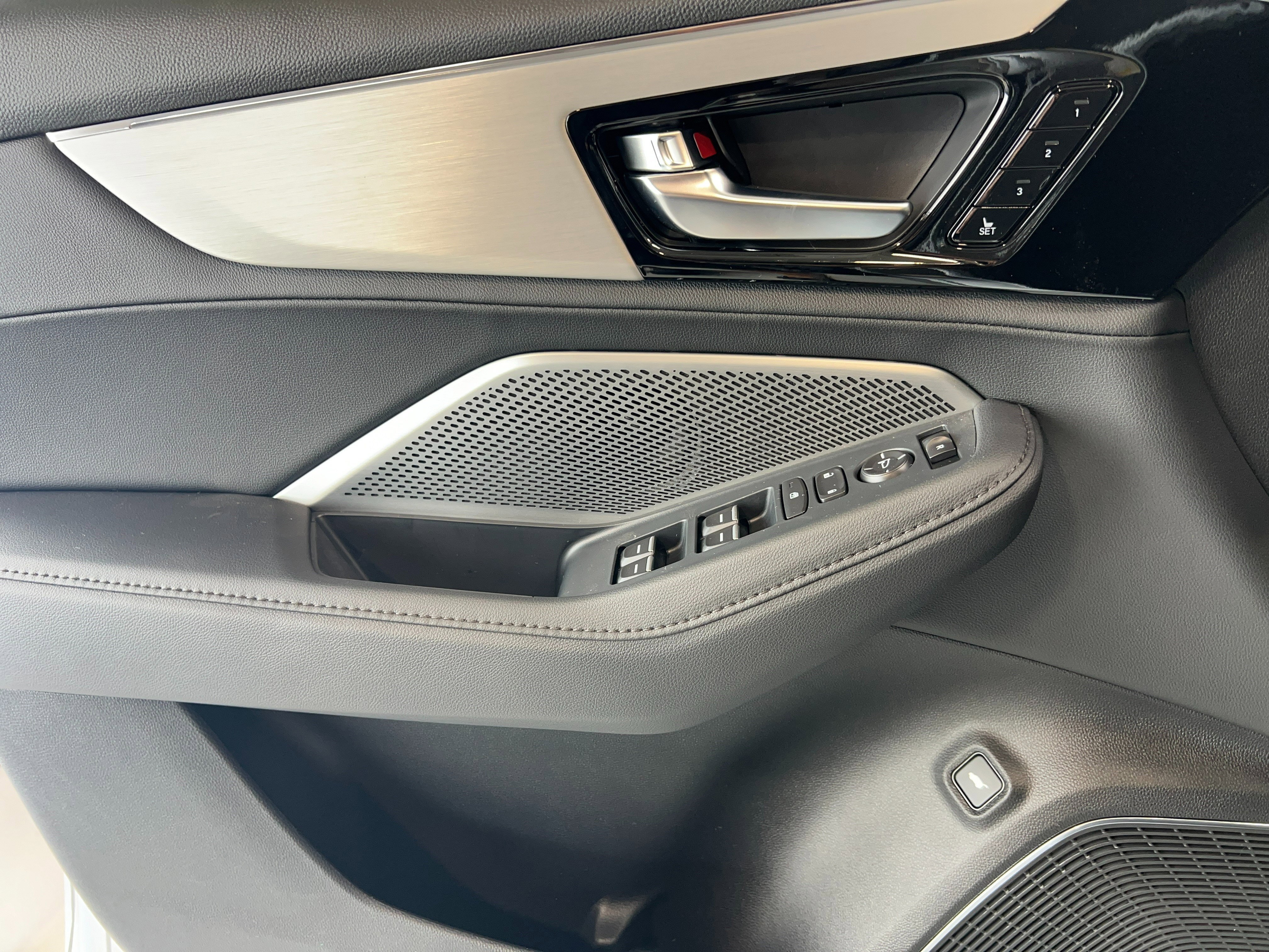 New 2026 Acura MDX SH-AWD image 23