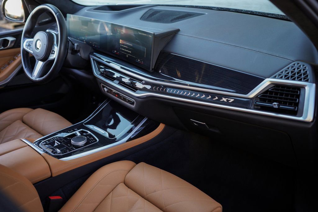 Used 2023 BMW X7 xDrive40i w/ M Sport Package image 22