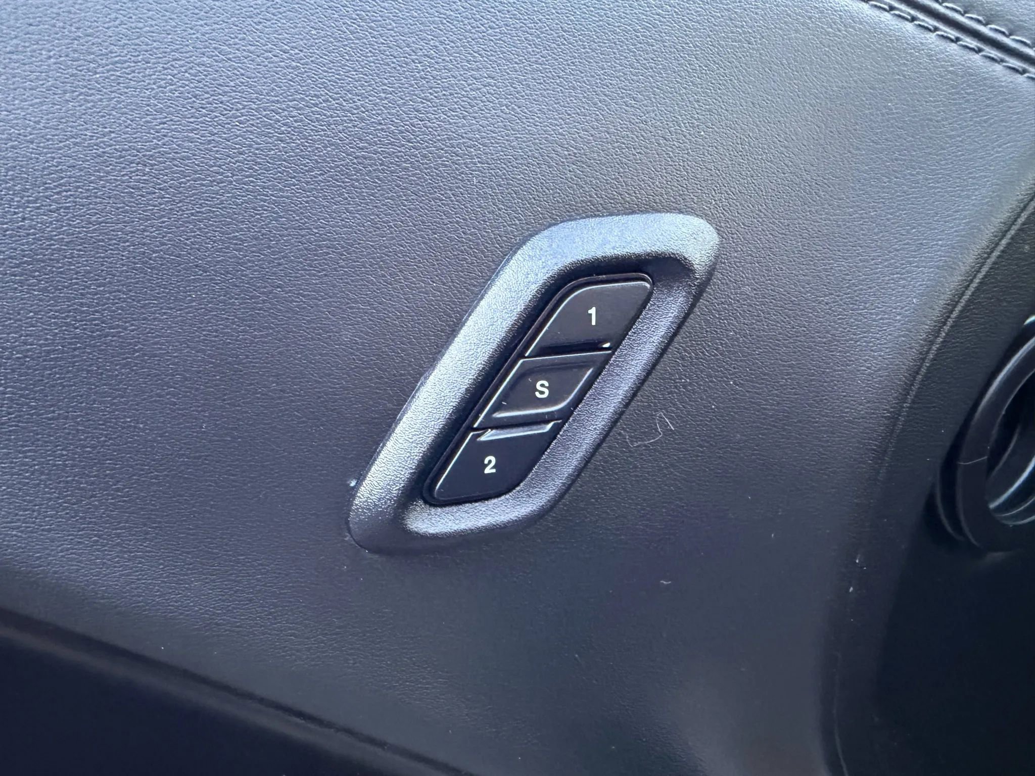 Used 2022 Dodge Challenger GT w/ Plus Package image 26