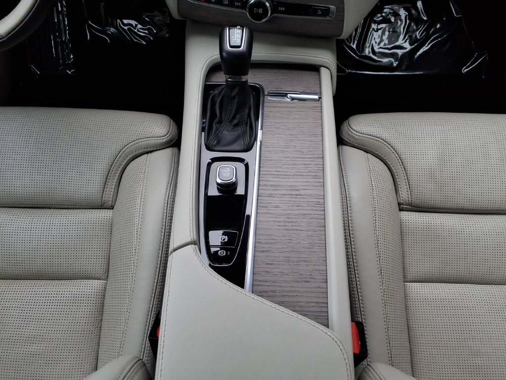 Certified 2022 Volvo XC90 T6 Inscription w/ Advanced Package AWD/4WD image 21