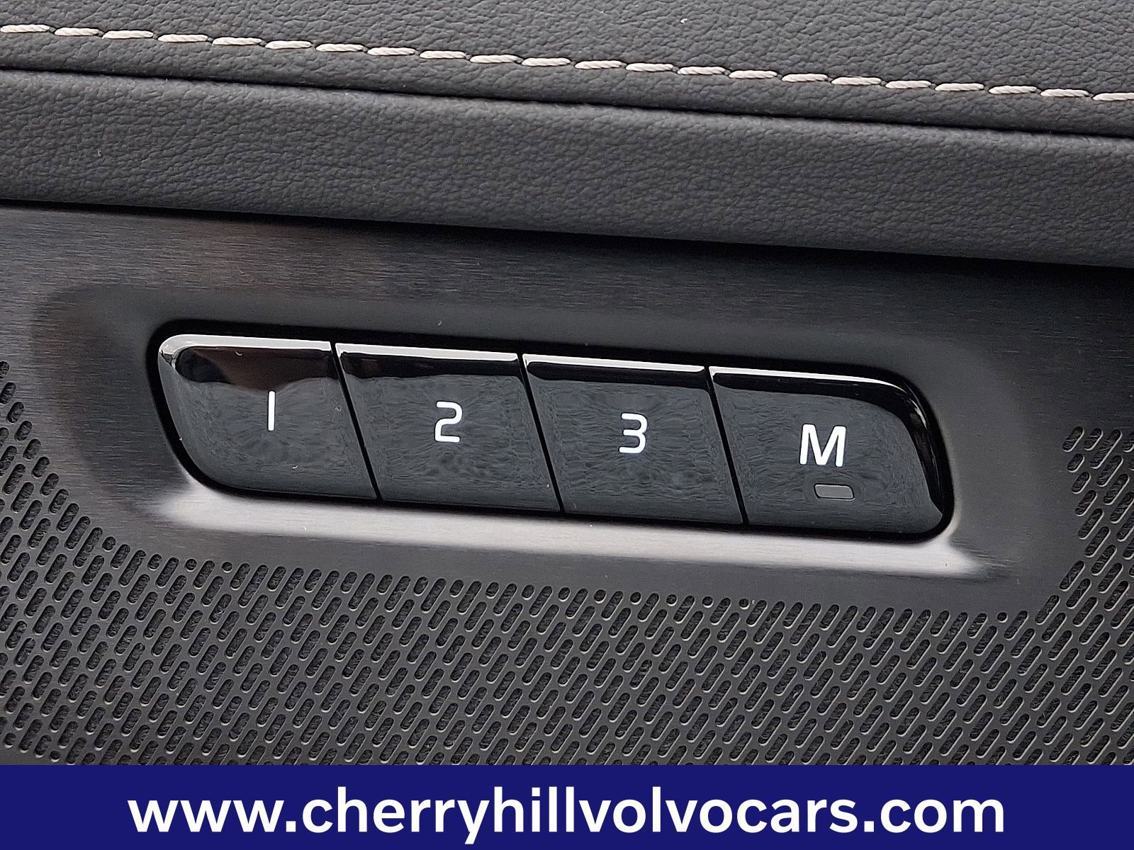 New 2026 Volvo XC90 B6 Ultra w/ Lounge Package image 15