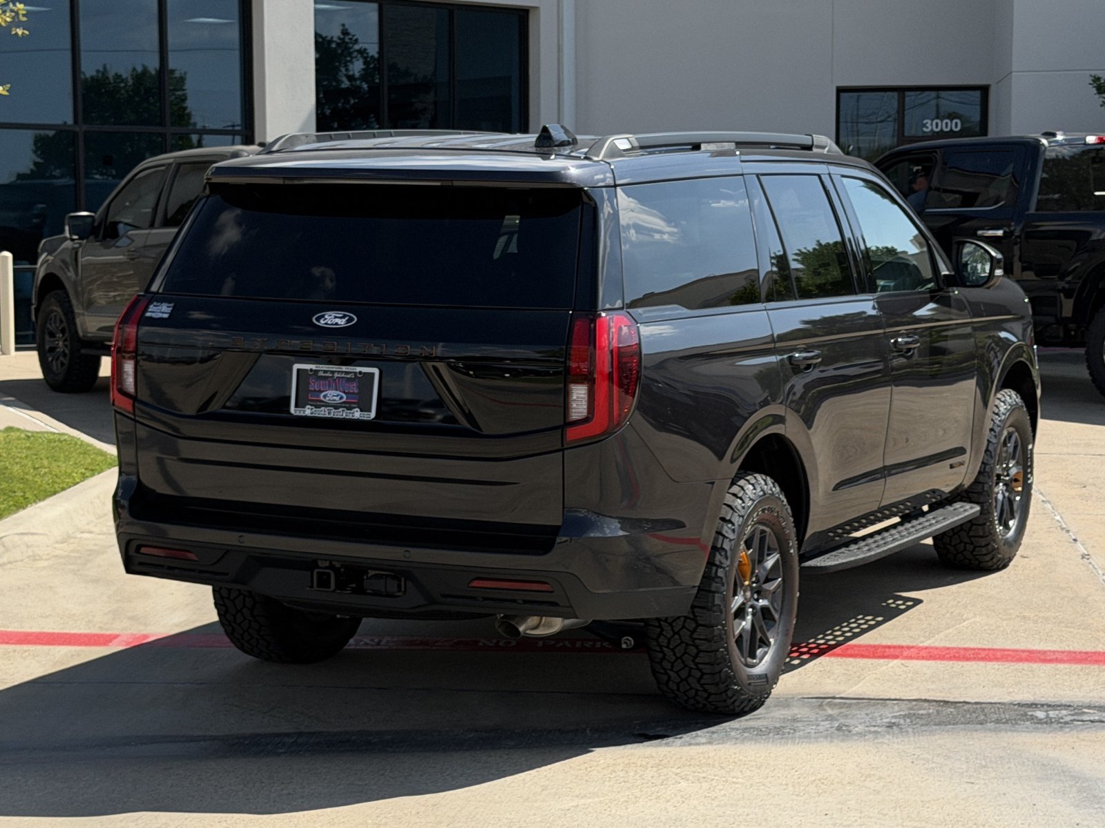 New 2027 Ford Expedition Tremor w/ Driver's Package AWD/4WD image 4