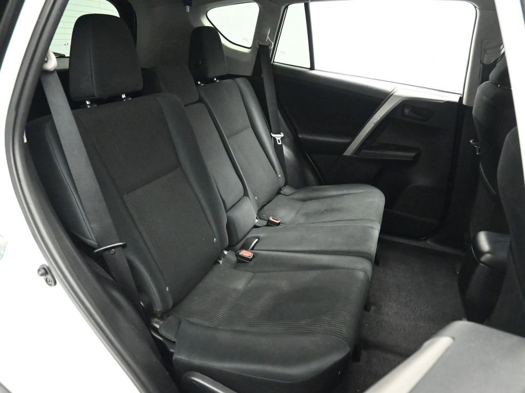 Used 2016 Toyota RAV4 LE image 18