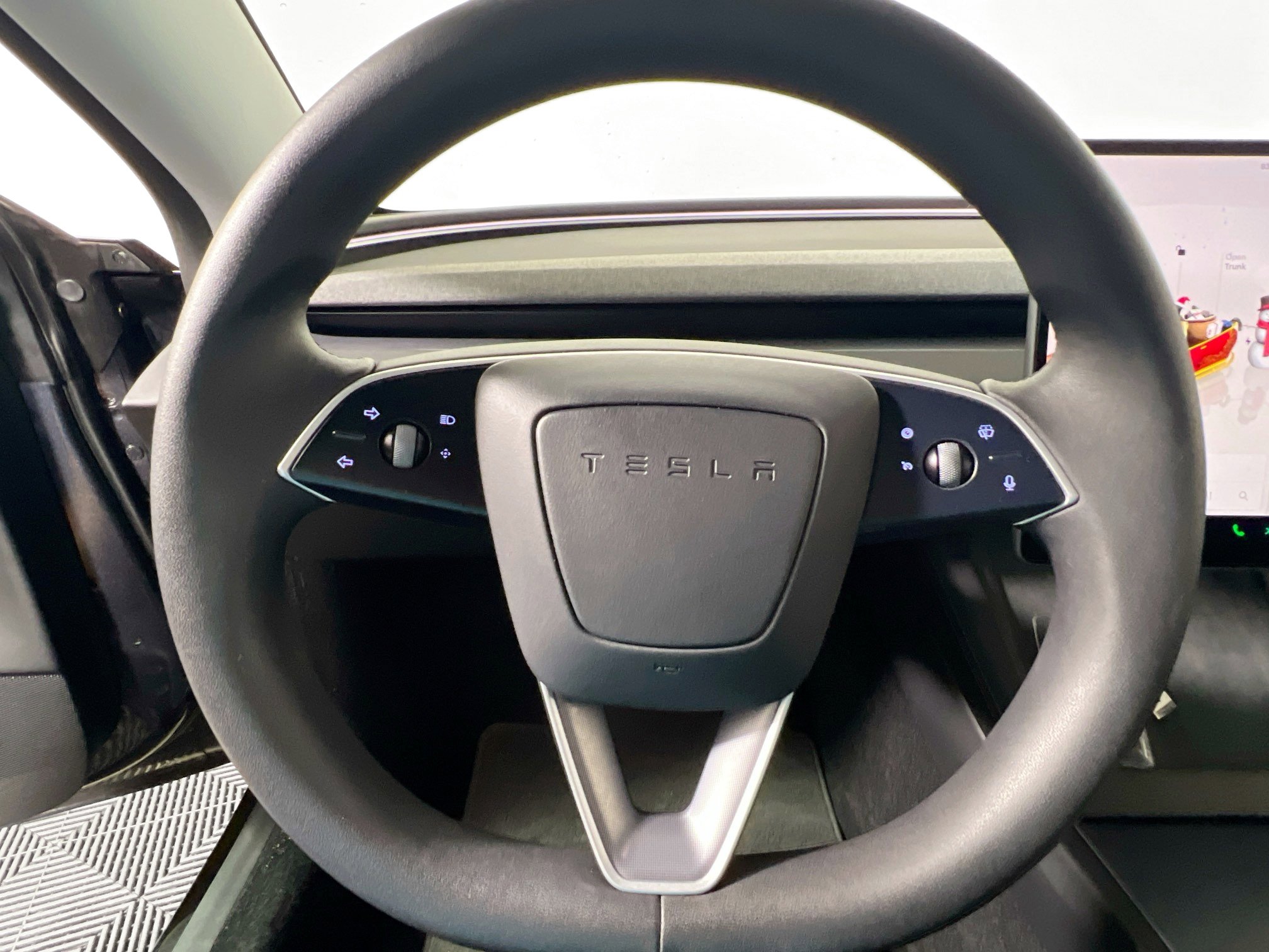 Used 2024 Tesla Model 3 Standard Range image 17