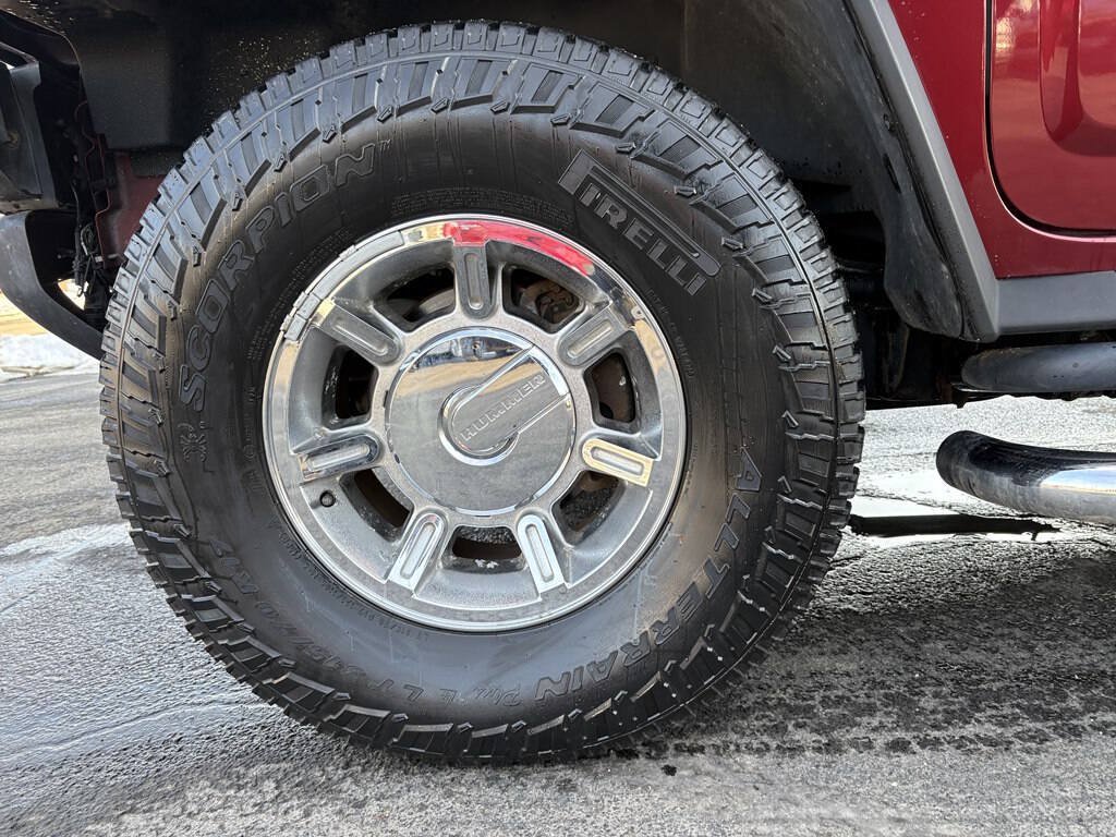 Used 2005 HUMMER H2 SUT w/ Preferred Equipment Group AWD/4WD image 11